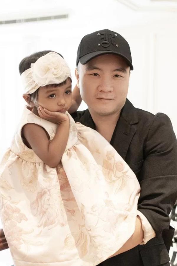 Con gái Đỗ Mạnh Cường giống HHen Niê, có tố chất Hoàn vũ-4