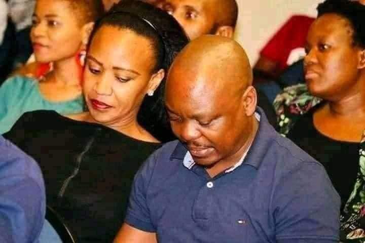 Những pha nhìn lén điện thoại người yêu cười ra nước mắt của hội chị em-7