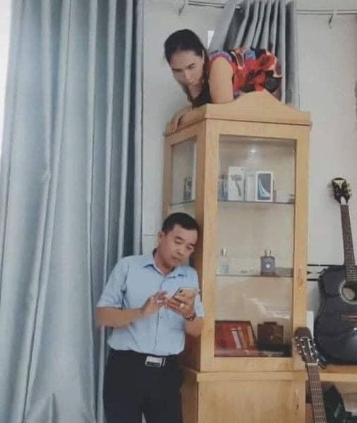 Những pha nhìn lén điện thoại người yêu cười ra nước mắt của hội chị em-10