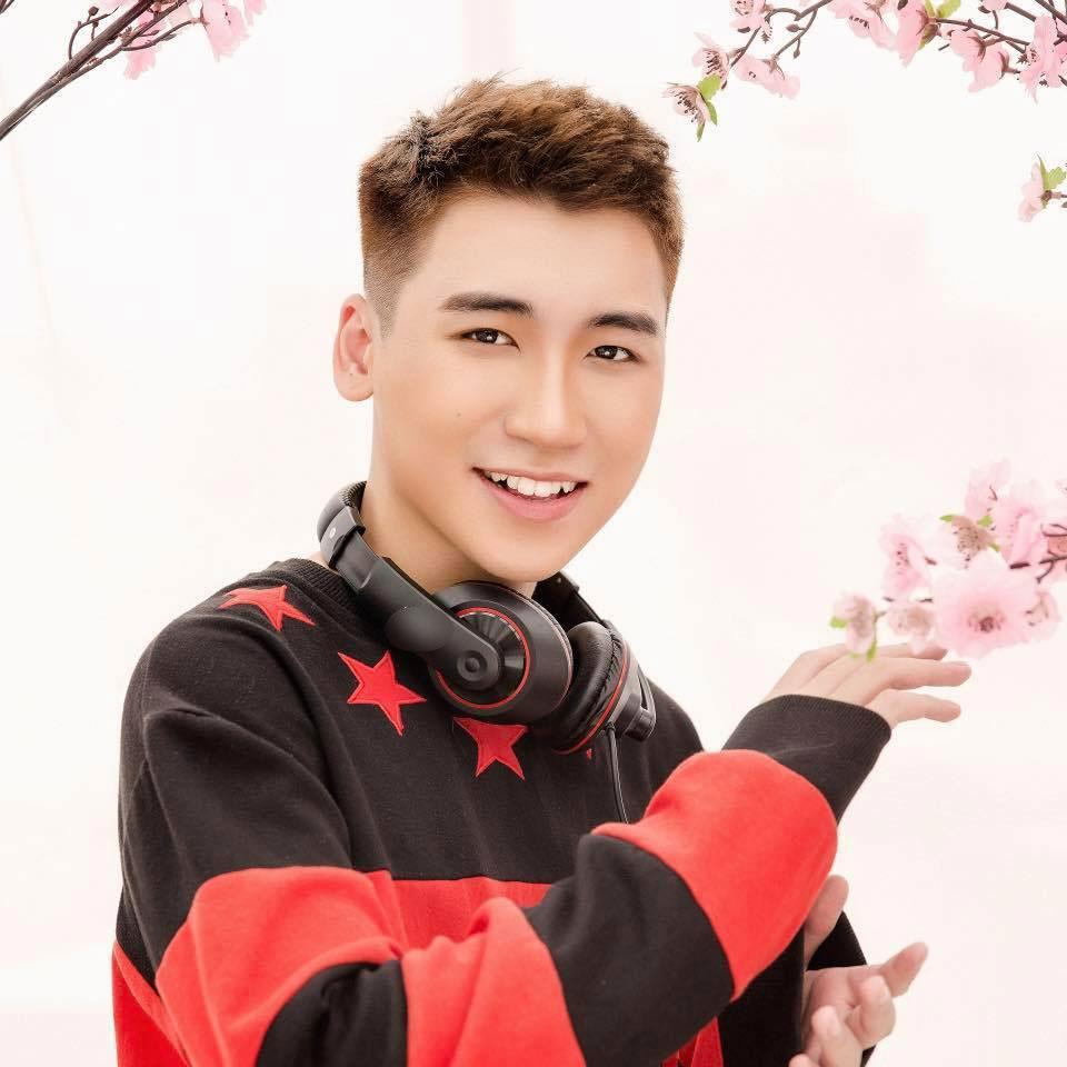 Vlogger Huy Cung xác nhận ly hôn vợ hot girl sau 3 năm chung nhà-1