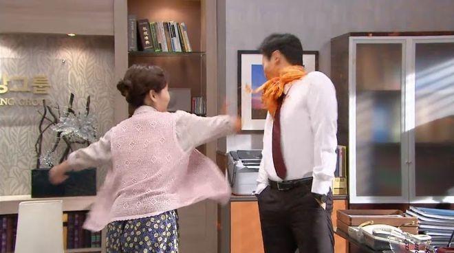 Cười nghiêng ngả với những cú tát bằng thức ăn trong phim Hàn Quốc-1