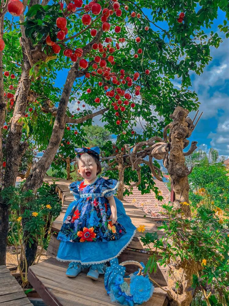 Bộ ảnh thiên thần nhí 1 tuổi đáng yêu, ai nhìn cũng muốn đẻ con gái-10