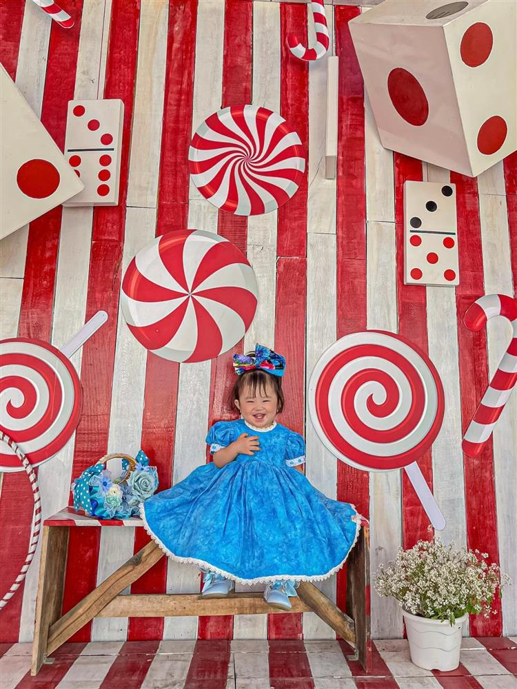 Bộ ảnh thiên thần nhí 1 tuổi đáng yêu, ai nhìn cũng muốn đẻ con gái-11