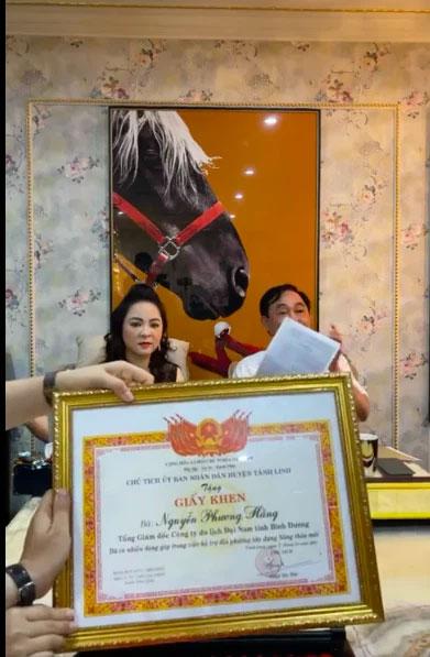 Ông Dũng Lò Vôi livestream nói về đám nghệ sĩ gây tranh cãi-1