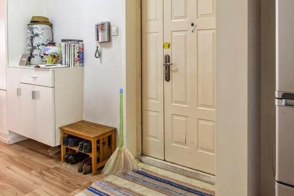 5 vị trí cấm đặt chổi kẻo quét sạch tài lộc, của cải đội nón ra đi-2