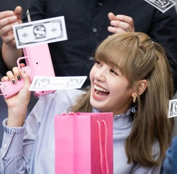 YG lên tiếng chuyện Lisa ra mắt solo, fan nghe xong tự biết nên làm gì luôn!-2