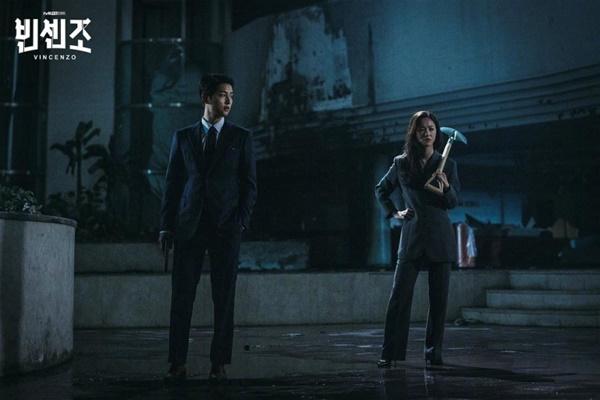 Vincenzo: Song Joong Ki lỡ miệng gọi Jeon Yeo Bin là rác-2