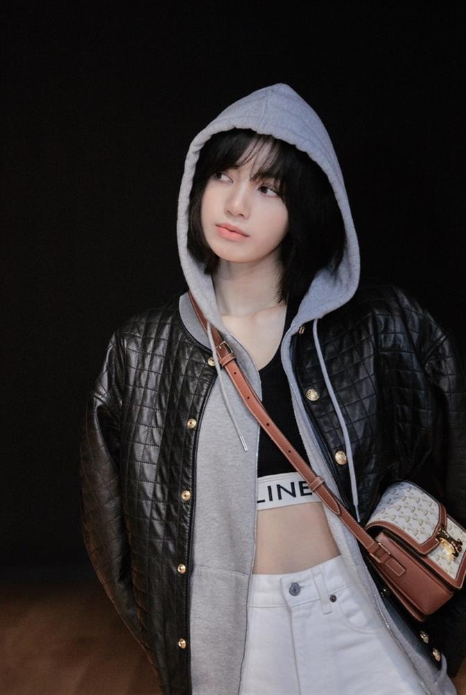 Tiểu Vy chất không kém khi đụng đồ Celine trăm triệu với đại sứ Lisa-4