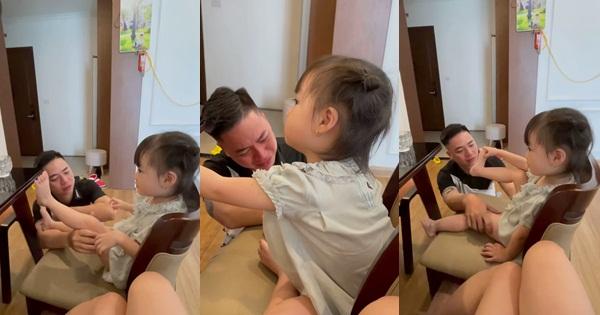 Vợ cho con đi mẫu giáo, chồng khóc nức nở sợ khổ, biểu cảm của bé gây bão-1