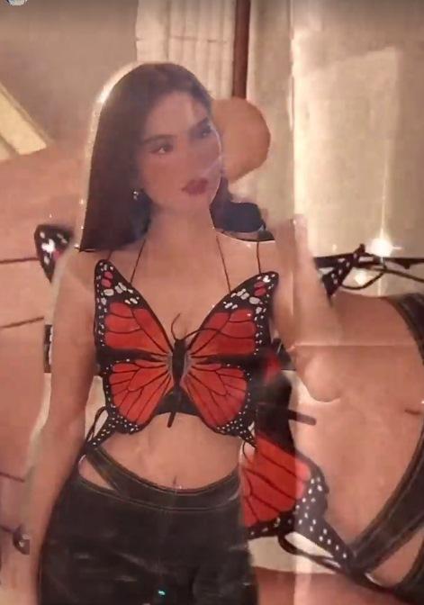 Ngọc Trinh đụng áo cánh bướm tí hon với Sun Ht, Phí Phương Anh-5