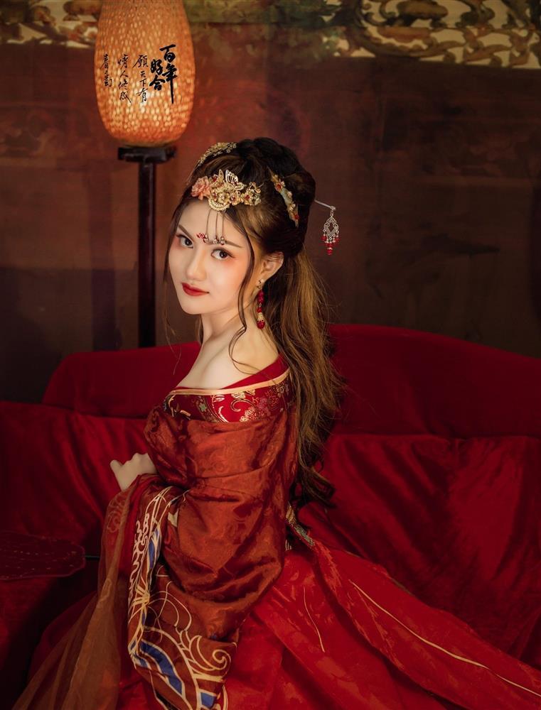 Chân dung hot girl ma túy rao giảng đạo lý, thích hóa thân phi tần mỹ nữ-4