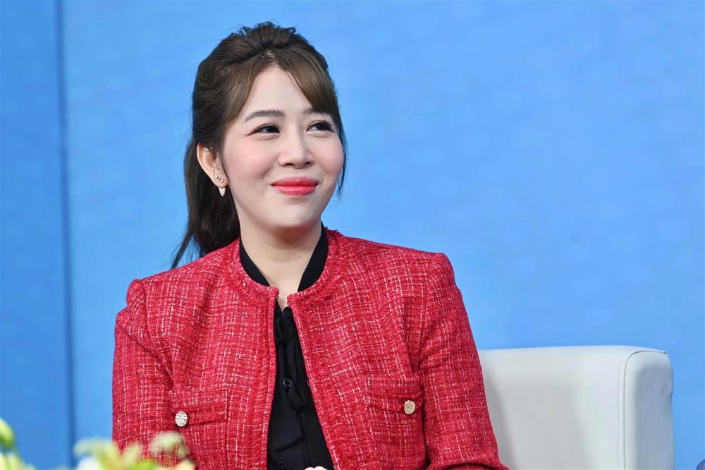 Sau 10 năm làm mẹ, MC Diệp Chi giờ mới chịu khoe nhan sắc nằm ổ-5