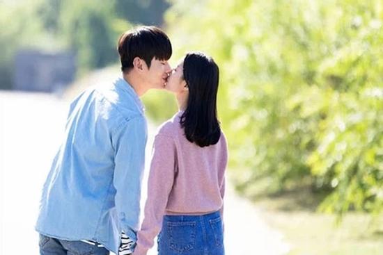 Thanh niên phát hoảng kể về cô người yêu với lối sống kinh hoàng suốt 25 năm