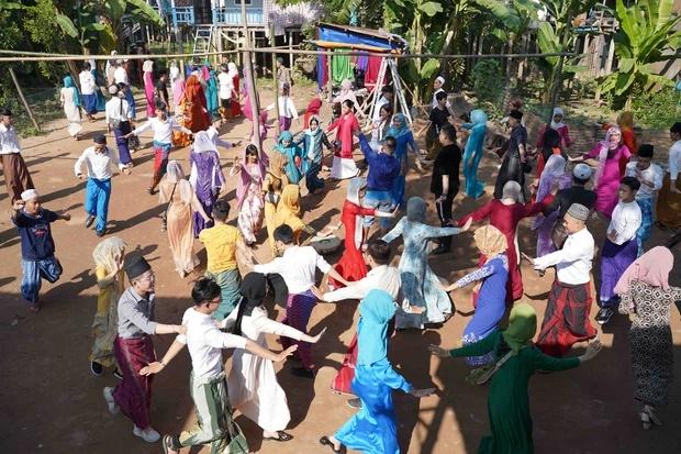 Công Phượng khoe được đóng Lật Mặt: 48h, fan chọc quê anh vào vai cục đá quý hả?-5