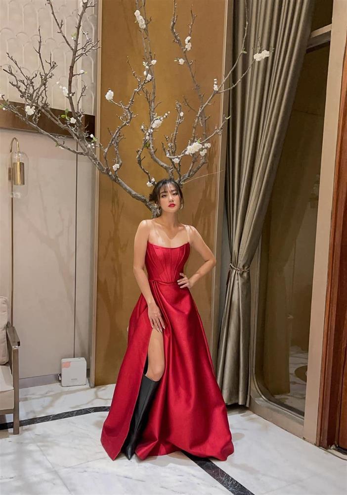 Đụng đầm với Thu Thủy và Nam Em, Văn Mai Hương lấn lướt nhờ một món đồ-9