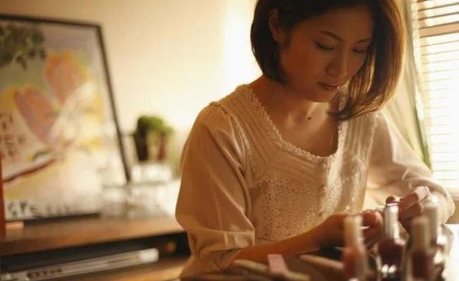 Ly hôn chỉ vì... bát nước mắm: Hành động sát thương của người chồng và cái kết gây sốc-1