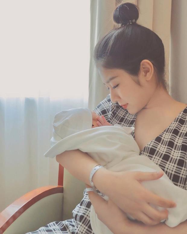 Ai ở cữ tóc tai bù xù xuống sắc chứ Trang Lou thì không nhé-2