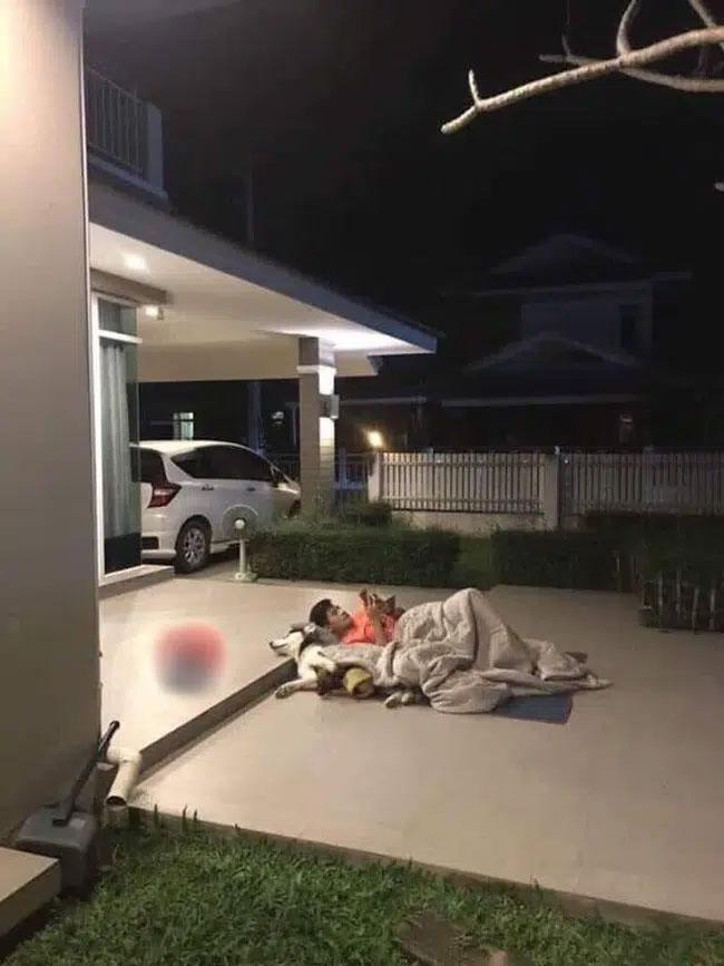 Ảnh anh chồng mắc màn ngủ ngoài đường vì trót dại cãi lời vợ-5