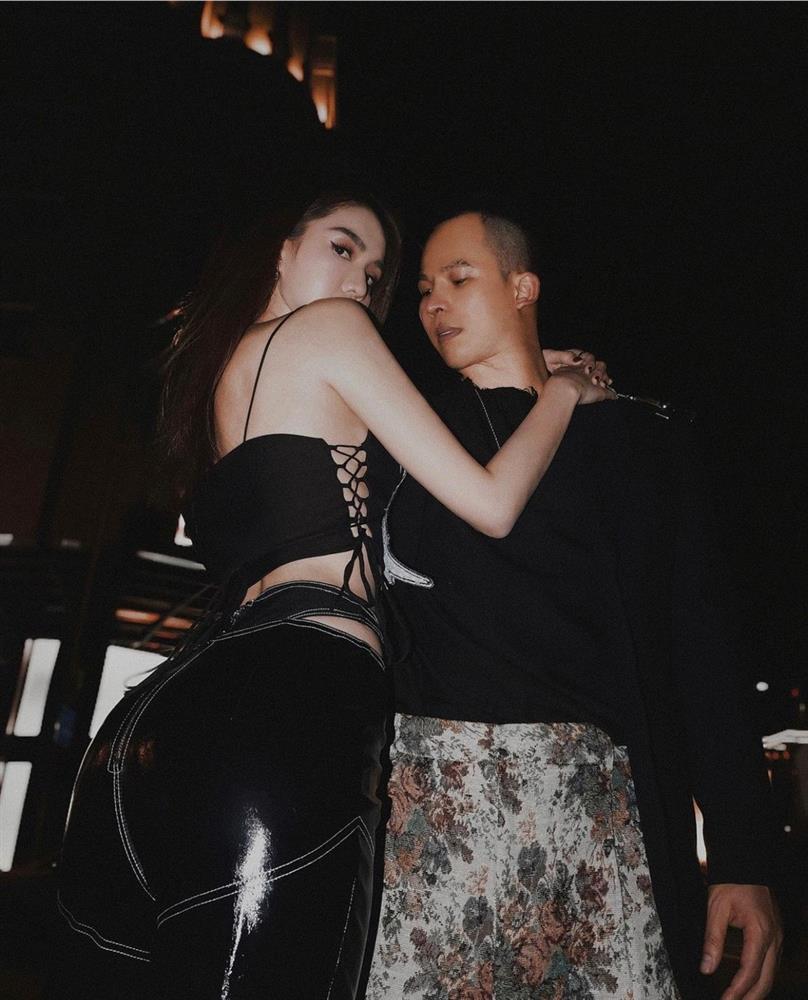 Vũ Khắc Tiệp kém duyên từ bàn tay hư đến kiểu nhìn xoáy vòng 1 Ngọc Trinh-3