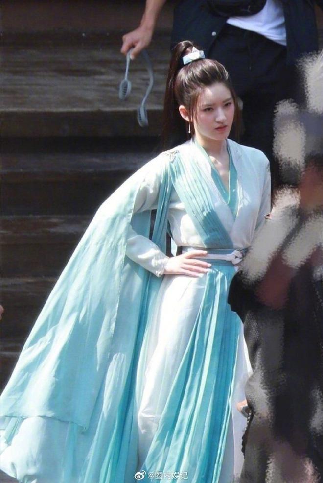 Dương Tử bị tố sao chép tạo hình Triệu Lộ Tư - Viên Băng Nghiên, fan chỉ trích công ty-5