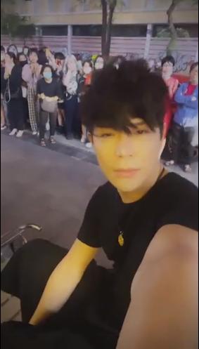 Livestream bóc phốt Ngọc Trinh nhưng Nathan Lee nói năng hiền lạ-4