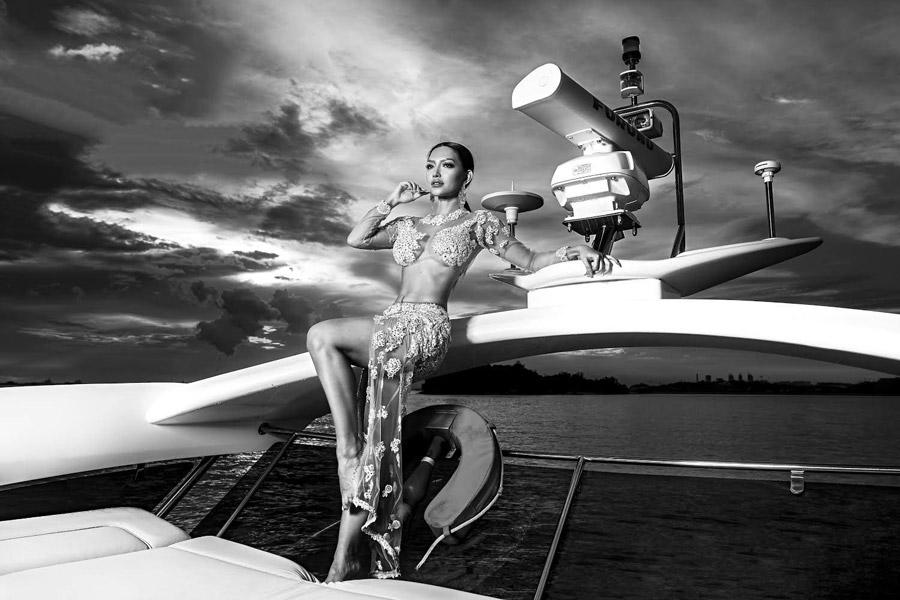 Ngắm body 3 vòng bốc lửa của Trisha Vũ-3