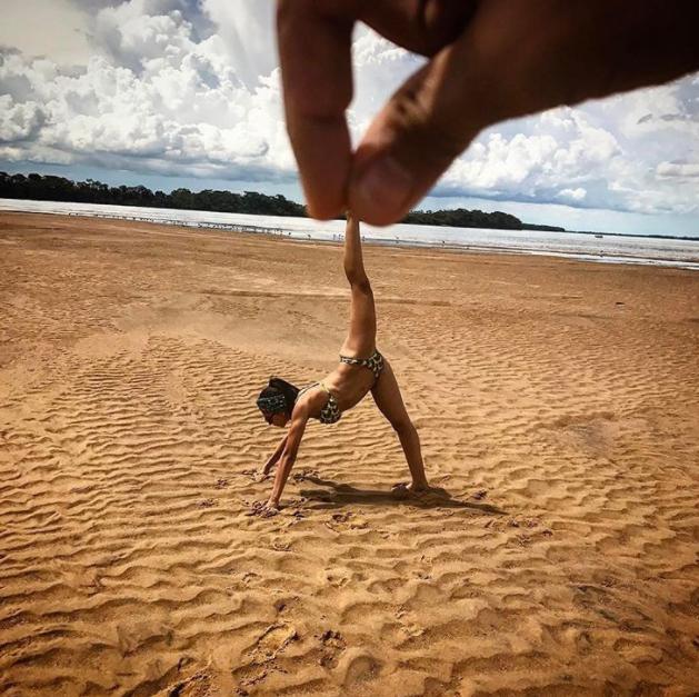 Cách chụp ảnh khi đi biển được nhiều Iike-3