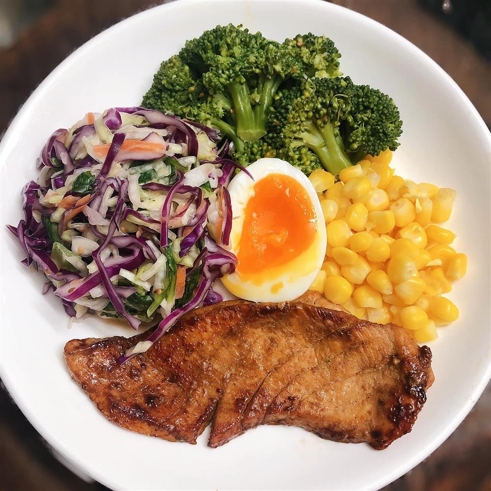 Trai đẹp khoe những đĩa cơm ăn kiêng siêu ngon khiến chị em nhìn mà tự thấy xấu hổ-9