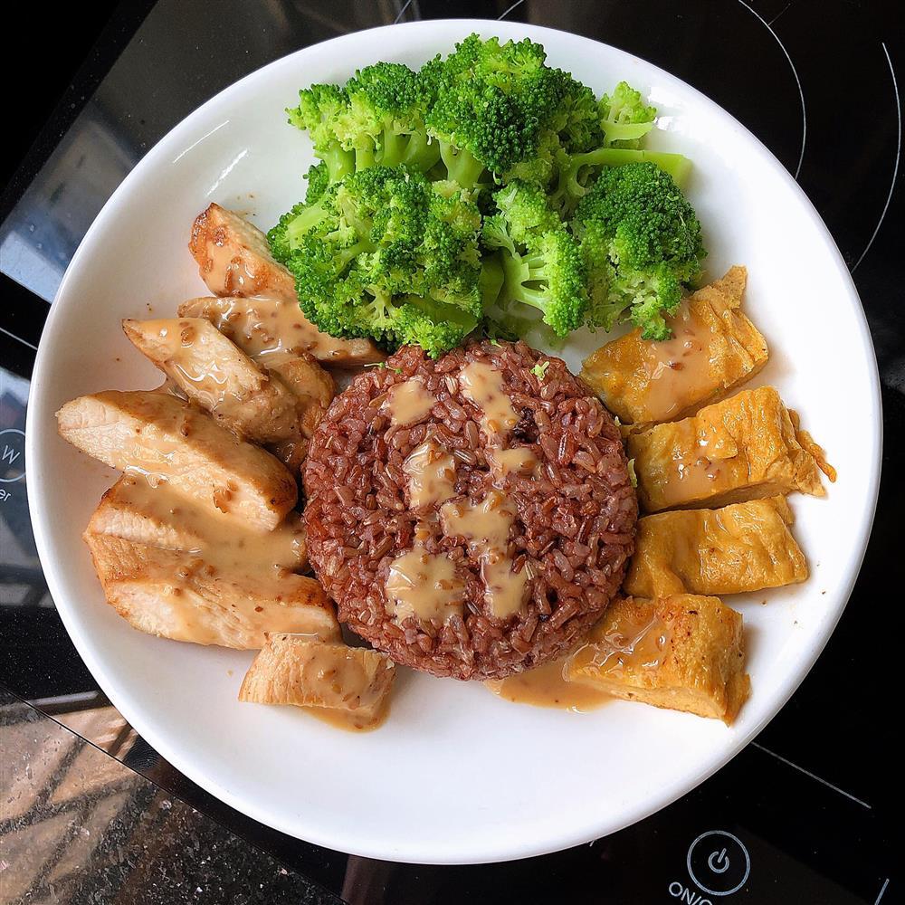 Trai đẹp khoe những đĩa cơm ăn kiêng siêu ngon khiến chị em nhìn mà tự thấy xấu hổ-7