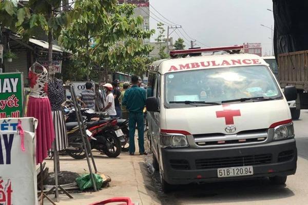 Sau status lạ, cha nằm bên vũng máu, con thoi thóp bên cạnh-1