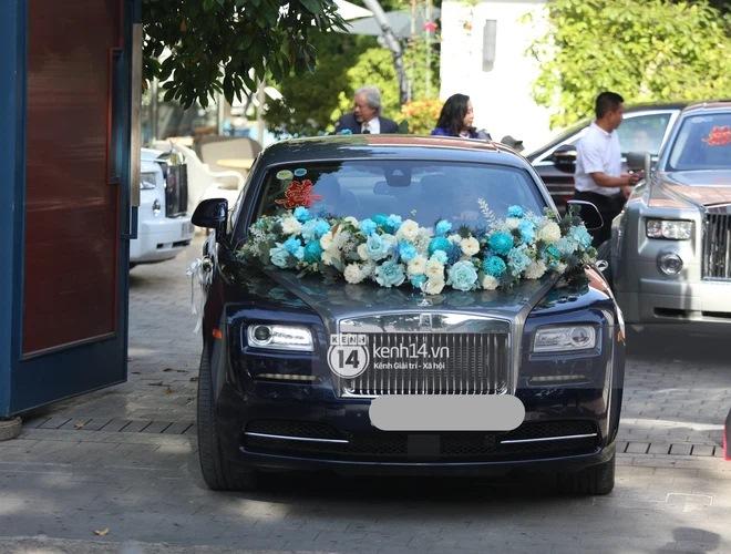 Điểm mặt sao Việt sở hữu xế khủng Rolls-Royce 40 tỷ đồng-7