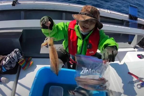 Thanh niên bị cá mập cắn đứt của quý khi tắm biển ở vùng cấm-3