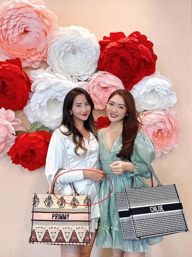 Mặt béo tròn, mặc váy rộng, bằng chứng rõ 10 vợ Phan Thành mang thai-3