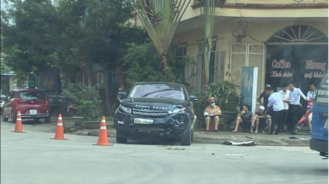 Clip: Đâm nát xe taxi, tài xế Range Rover vẫn tỏ thái độ bề trên-4