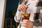 7 đồ uống có thể hại ruột nếu lạm dụng, có loại người Việt uống quanh năm suốt tháng