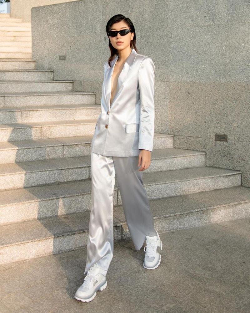 Tiểu Vy diện áo xuyên thấu - Salim mix đồ tập sành điệu dạo phố-4