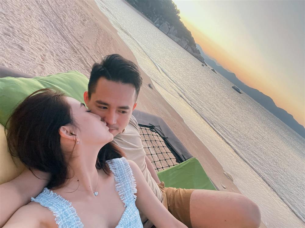 Hotboy cảnh sát sau 3 năm cưới top 10 Hoa Hậu Việt Nam-5