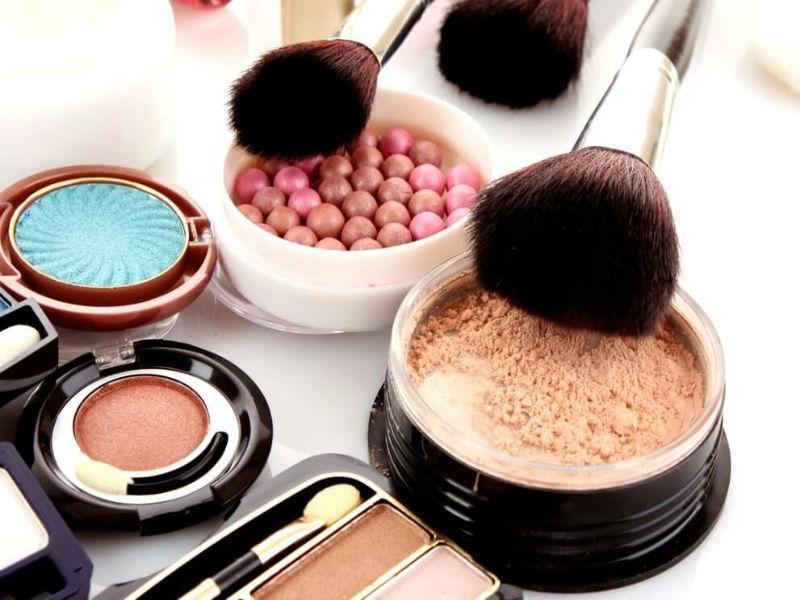 4 mẹo khóa chặt lớp make-up, tránh mặt chảo dầu như Kỳ Duyên, Phạm Hương-10