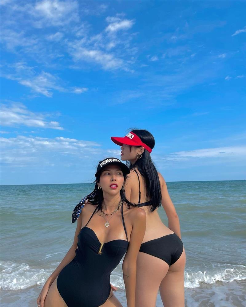 Kỳ Duyên - Minh Triệu đọ dáng bikini: Hoa hậu hay người mẫu bốc lửa hơn?-4