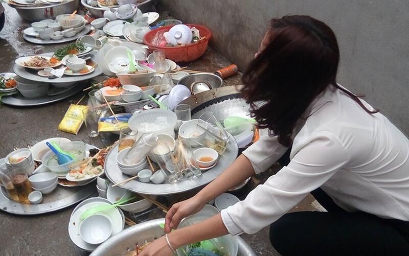 Ngày về ra mắt, cô gái rửa 7 mâm bát vẫn bị người yêu chê trách-1