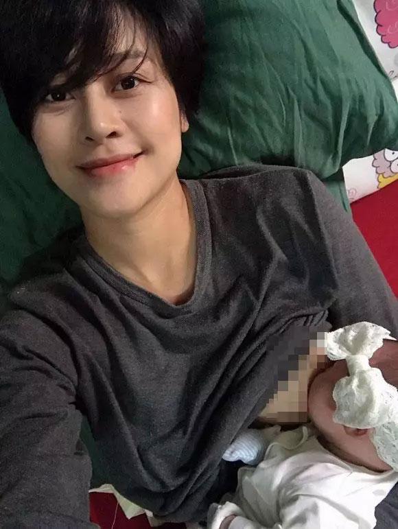 MC Phí Linh tự tin show mặt mộc trên trường quay VTV-4