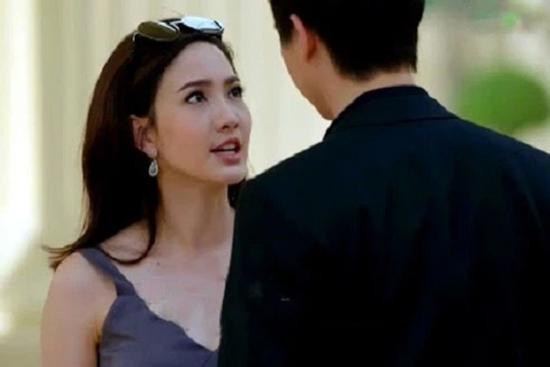 Đi dự tiệc, chồng cứ xuýt xoa bà chủ nhà hàng xóm và màn trả đũa