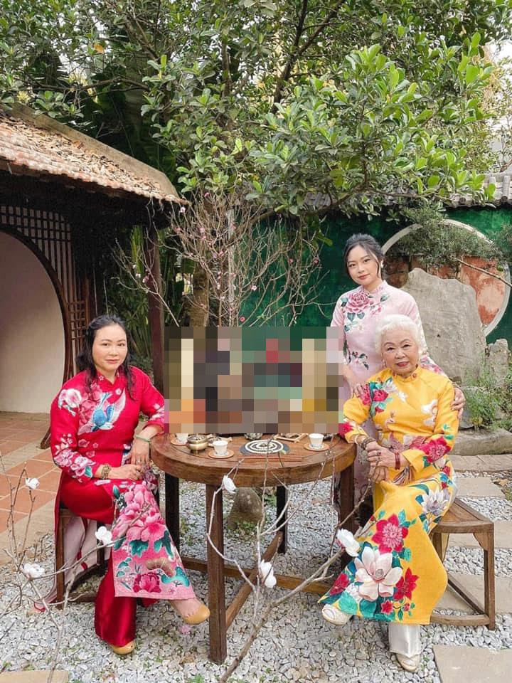 Ngỡ ngàng ngoại hình trẻ đẹp ở tuổi 55 của mẹ ruột Hằng Túi-4