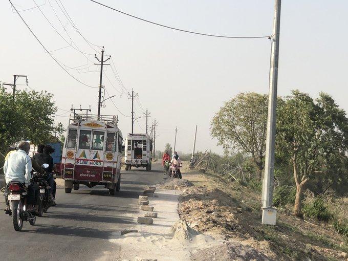 Ấn Độ: Xác chết đổ về, lò hỏa táng xử lý không xuể, tìm cách che mắt người sống-3