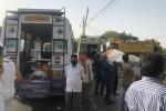 Bệnh nhân Ấn Độ chết trước cửa bệnh viện, tắt thở trên xe ba bánh-5