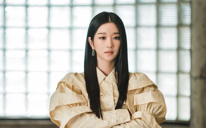 Truyền thông Hàn Quốc đưa tin, ước tính số tiền Seo Ye Ji phải đền bù cho các nhãn hàng do vi phạm hợp đồng lên tới 3 tỷ won (khoảng 60 tỷ đồng). Nhiều thương hiệu đã phải xóa bỏ hình ảnh Seo Ye Ji sau khi cô vướng vào bê bối thao túng bạn trai, bạo lực học đường và nói dối. Hiện tại Seo Ye Ji vẫn giữ im lặng sau khi bị khán giả tẩy chay.