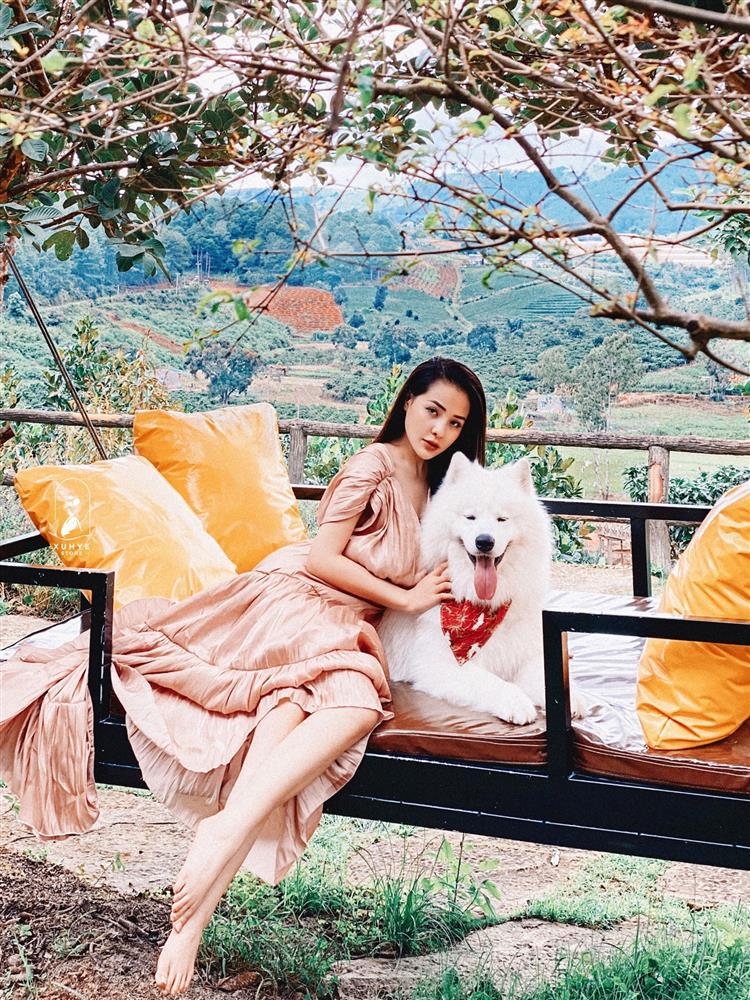 Cởi hẳn áo khoe ngực trên ô tô, Ngân 98 bị mỉa mai sống trần trụi-4