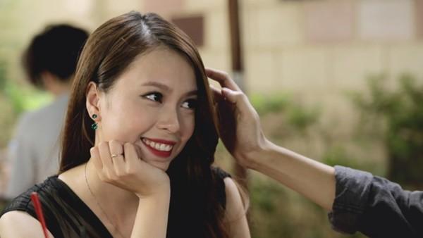 Đêm tân hôn vợ nằm ngủ ngon, tôi hí hửng vén chăn rồi vội chạy vào toilet-1