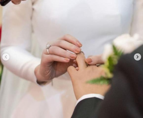 Cô dâu Nam Định khoe ảnh cưới, nhẫn trên tay biết người lắm của nhiều tiền-7