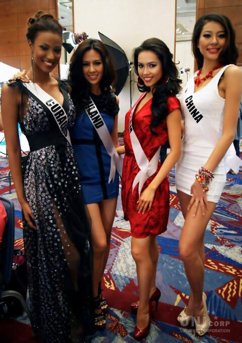 Người đẹp chơi xấu Hoàng My tại Miss Universe 2011 là ai?-7
